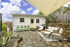 Timeless Charm, Modern Comfort close to everything - Image 2
