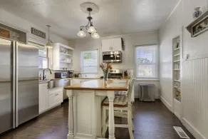 Timeless Charm, Modern Comfort close to everything - Image 3