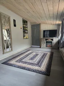 Quaint farmhouse apartment. - Image 3