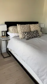 The Iron Bridge on Victoria Park - 1 Bed 1 Bath - Image 2