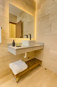 Covadonga 3B • Marble • Minimalist • Impeccable - Image 2