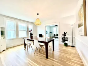 New modern cozy 3BR condo: free parking&near train - Image 4