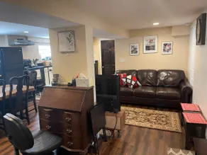 NW Chicago Garden Apartment - Image 3