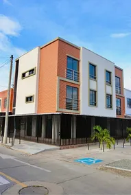 Downtown Apartment near C. Commercial with A/C - Image 2