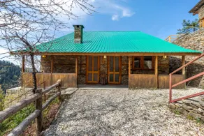 Serene Heights: Luxury Villa W/ Cottages & Sauna - Image 2