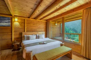 Serene Heights: Luxury Villa W/ Cottages & Sauna - Image 3