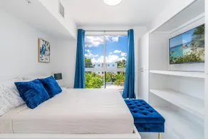 Modern 2BR Apt w/Pool, near downtown & beach - Image 5