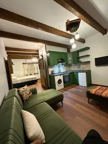 St.John’s Hill Peacock suites - Image 5