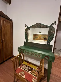 St.John’s Hill Peacock suites - Image 4