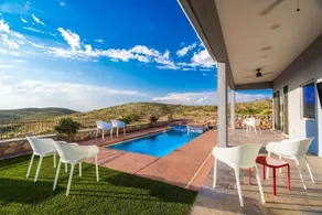 Private Franklin Hills Retreat With A Pool & Views Villa - Image 3