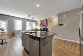Electric & Vibrant Home |15 min from Mercedes Benz - Image 3