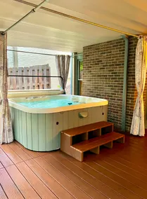 6BR/5BA Sleeps 16 | HOT TUB | 2 Kitchens 2 Masters - Image 3