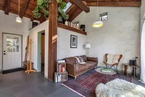 Stylish & Secluded Hideaway, 5 mins to EVL - Image 3