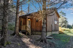 Stylish & Secluded Hideaway, 5 mins to EVL - Image 2