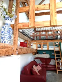 Le Perchoir • Loft with hanging net near the lake - Image 2