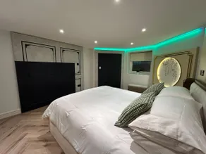 The Luxurious Hideaway - Image 3