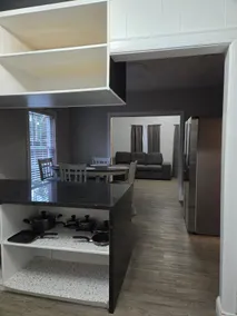House with ample parking - Image 4