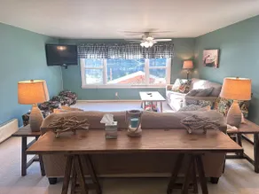 Tranquil waterfront retreat - Image 2