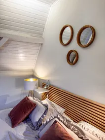 Cozy loft in historic Skindles Guesthouse - Image 2