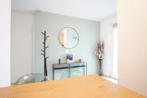 Private Garden 2BR Apt, 8 Mins to Airport +carpark - Image 3