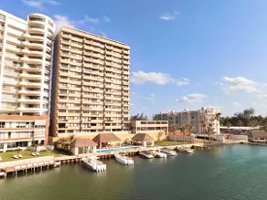 Luxury amenities overlooking the sea steps from the beach - Image 2