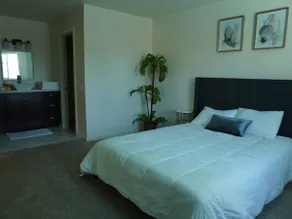 Cozy Home With Pool in Phoenix - Image 4