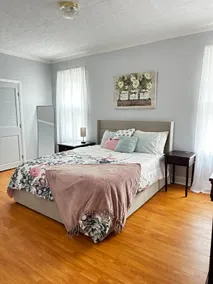 BE Refreshed - Sleeps 6 near WYNN & Utica College - Image 4