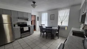 BE Refreshed - Sleeps 6 near WYNN & Utica College - Image 2