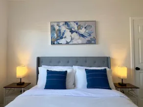 Bohemian Bless Retreat+Gated Parking/ Beach/DT - Image 5