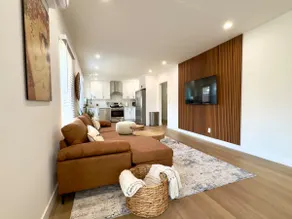 Bohemian Bless Retreat+Gated Parking/ Beach/DT - Image 3