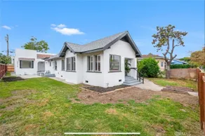 Bohemian Bless Retreat+Gated Parking/ Beach/DT - Image 2