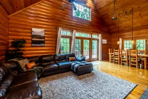 Cozy Log Lodge. Hot Tub. Jacuzzi - Image 3
