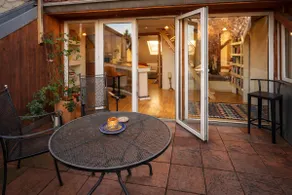 Urban Architect Loft • Terrace & Courtyard - Image 3