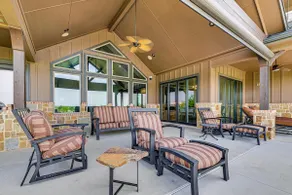 Elegant 'sunset Meadow Ranch' in Texas w/ Hot Tub - Image 2
