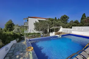 Garden Rose Family Apartment - Image 4
