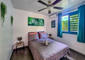 House between Land and Sea in the heart of Teahupo'o - Image 4