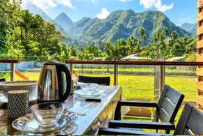 House between Land and Sea in the heart of Teahupo'o - Image 3
