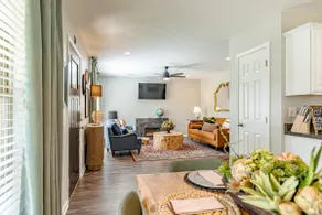 Lexington Luxe Retreat - Image 3