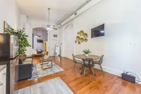 Quaint & Cozy Center City 1BR | Sleeps 4! - Image 5