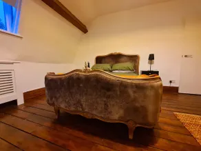 Rebel Rebel Apartment - Image 5