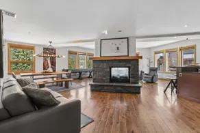 Rundle Cliffs Lodge em Canmore de Spring Creek Mountain Village - Image 2