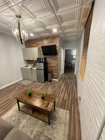 Modern downtown apartment in historic building - Image 3