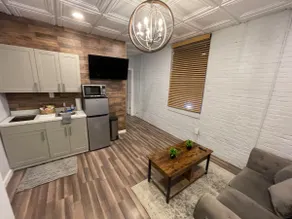 Modern downtown apartment in historic building - Image 2
