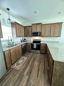New Townhome: Central Location, Near Dining & I-30 - Image 5