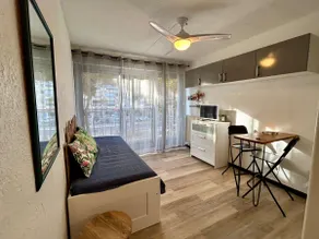 Bright beach studio - Image 4