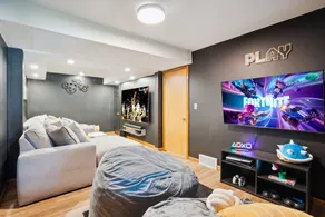 Game & Movie Room +Fire Pit+ 1.3m to Kinnick & UHC - Image 3