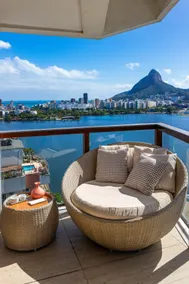 Luxury Stay in Lagoa: 2 Bedroom Panoramic Views - Image 2