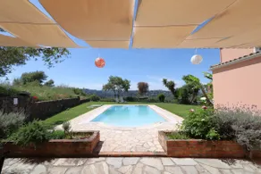 Beautiful apartment with pool and view - Image 4