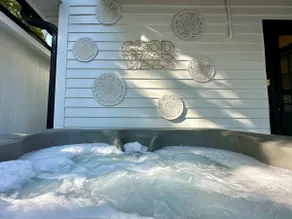 Hot Tub, Sleeps 6 - Cozy Home & Step Free Entry - Image 3