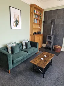 Fabulous Lochside Apartment - Image 2